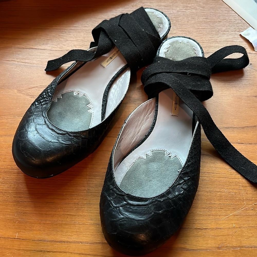 Max studio ballet flats
